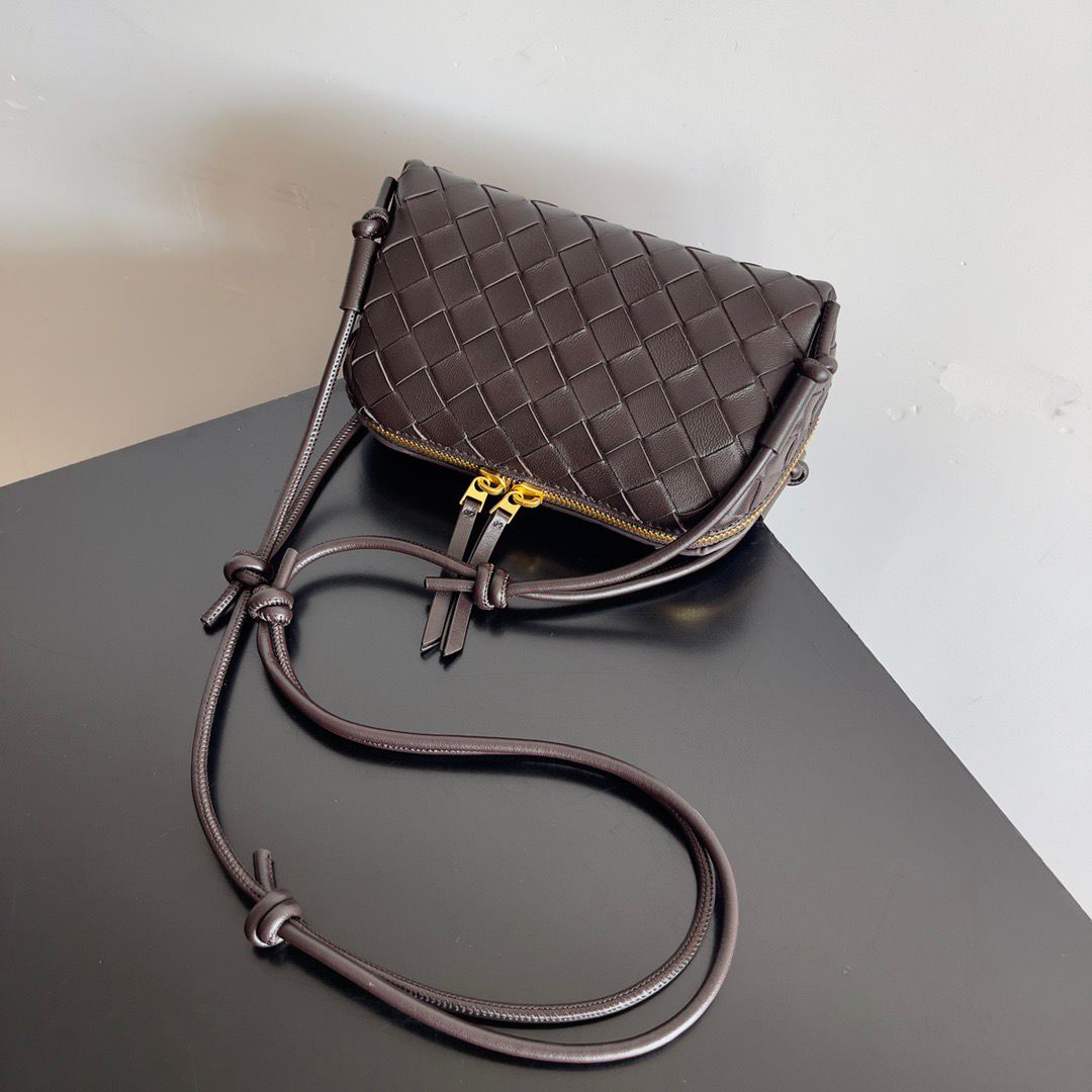 Concert Pouch Intrecciato Leather