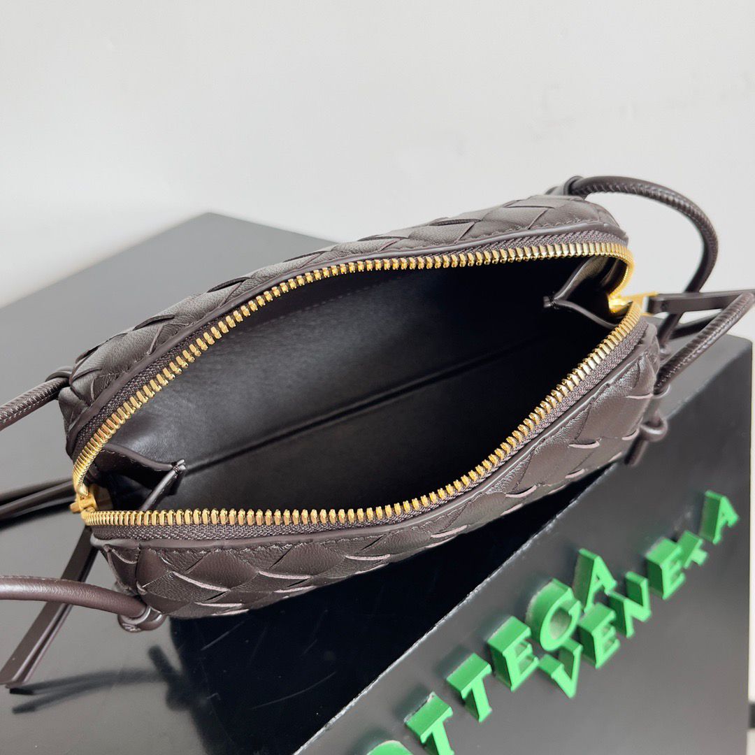 Concert Pouch Intrecciato Leather