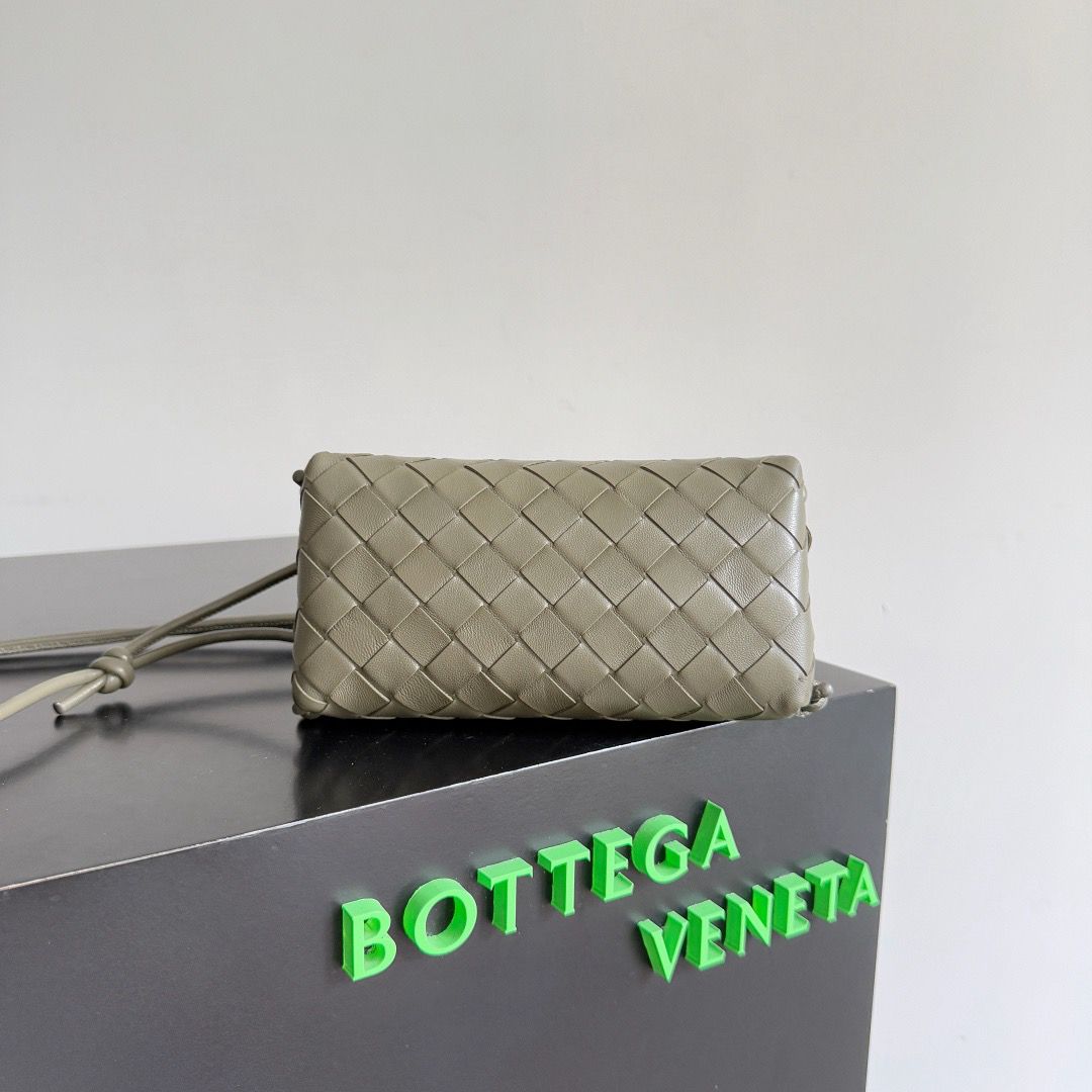 Concert Pouch Intrecciato Leather