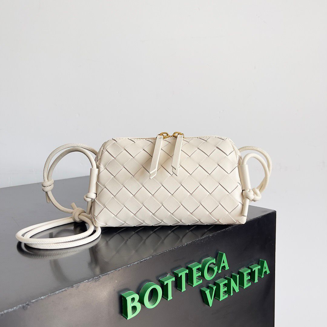 Concert Pouch Intrecciato Leather