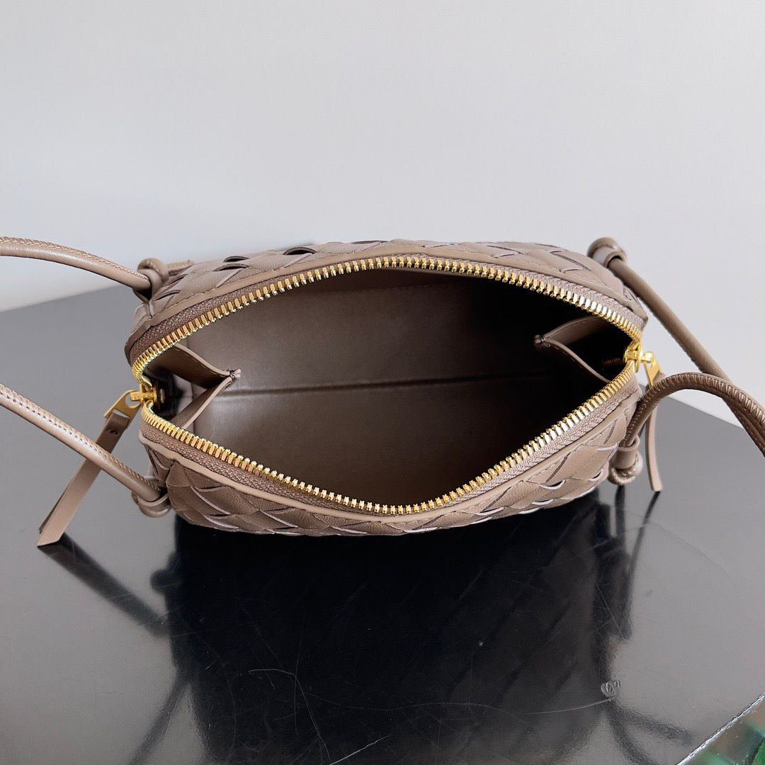 Concert Pouch Intrecciato Leather