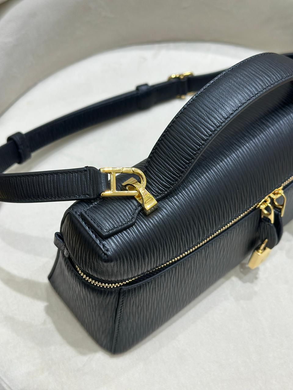 Lambskin or calfskin LP extra L23 black with gold