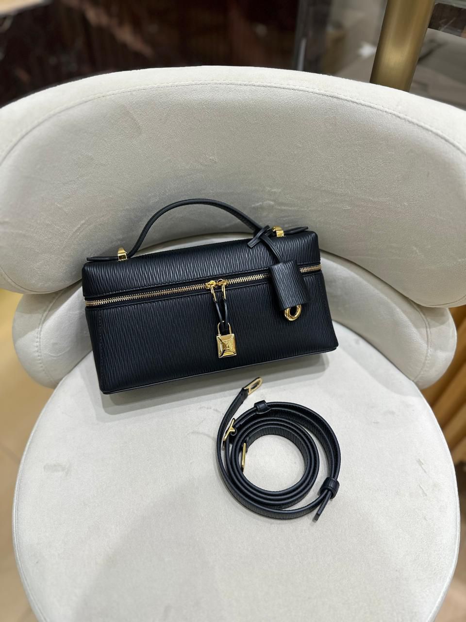 Lambskin or calfskin LP extra L23 black with gold
