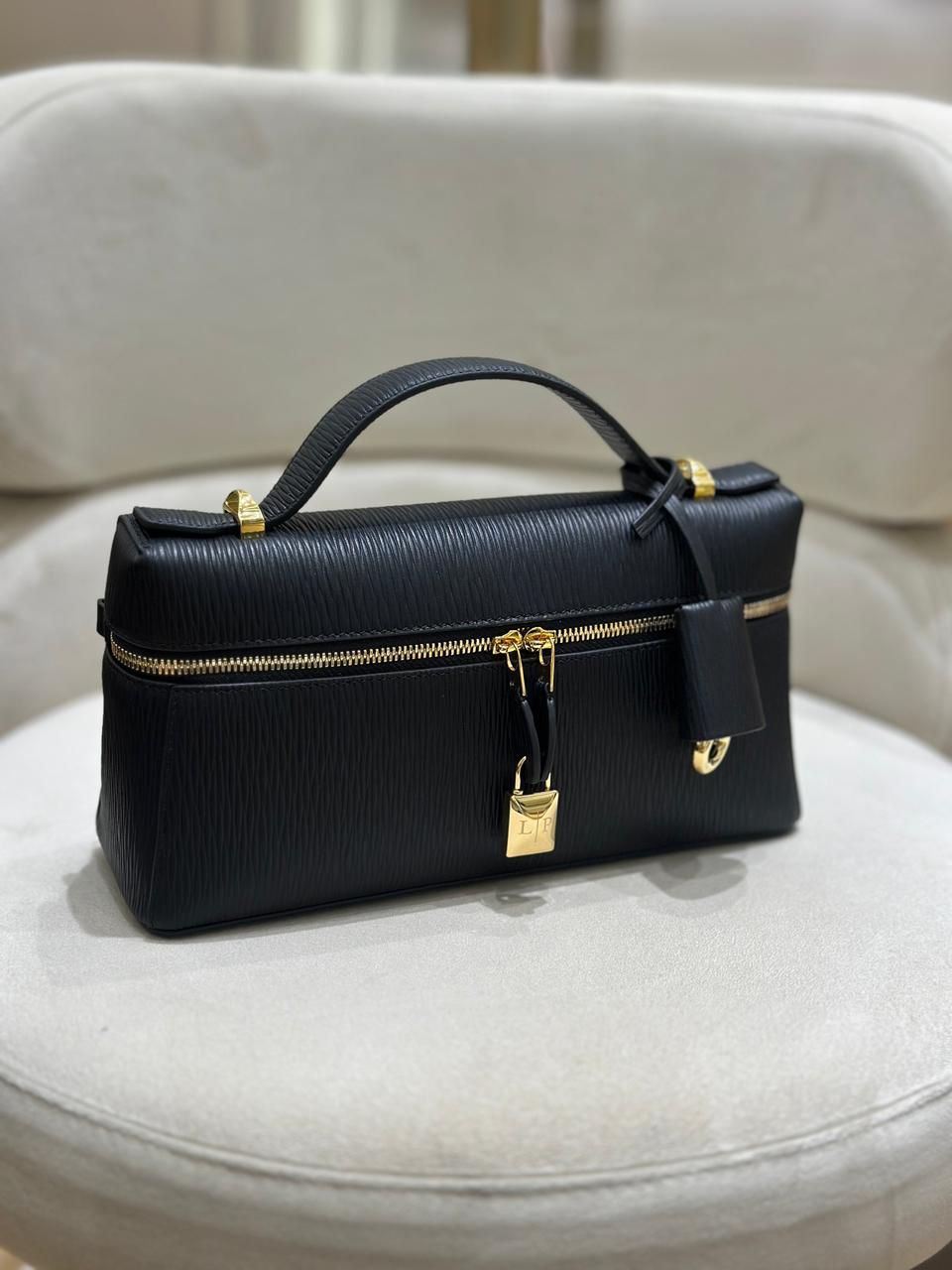 Lambskin or calfskin LP extra L23 black with gold