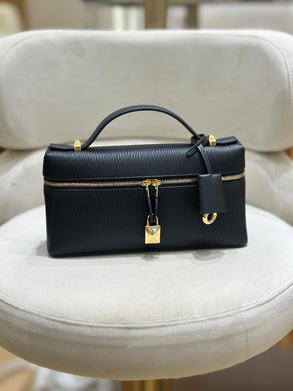 Lambskin or calfskin LP extra L23 black with gold
