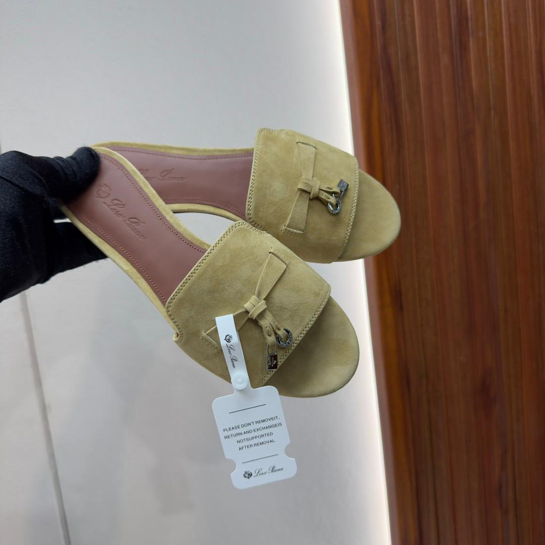 LORO P SUMMER CHARM SLIPPER