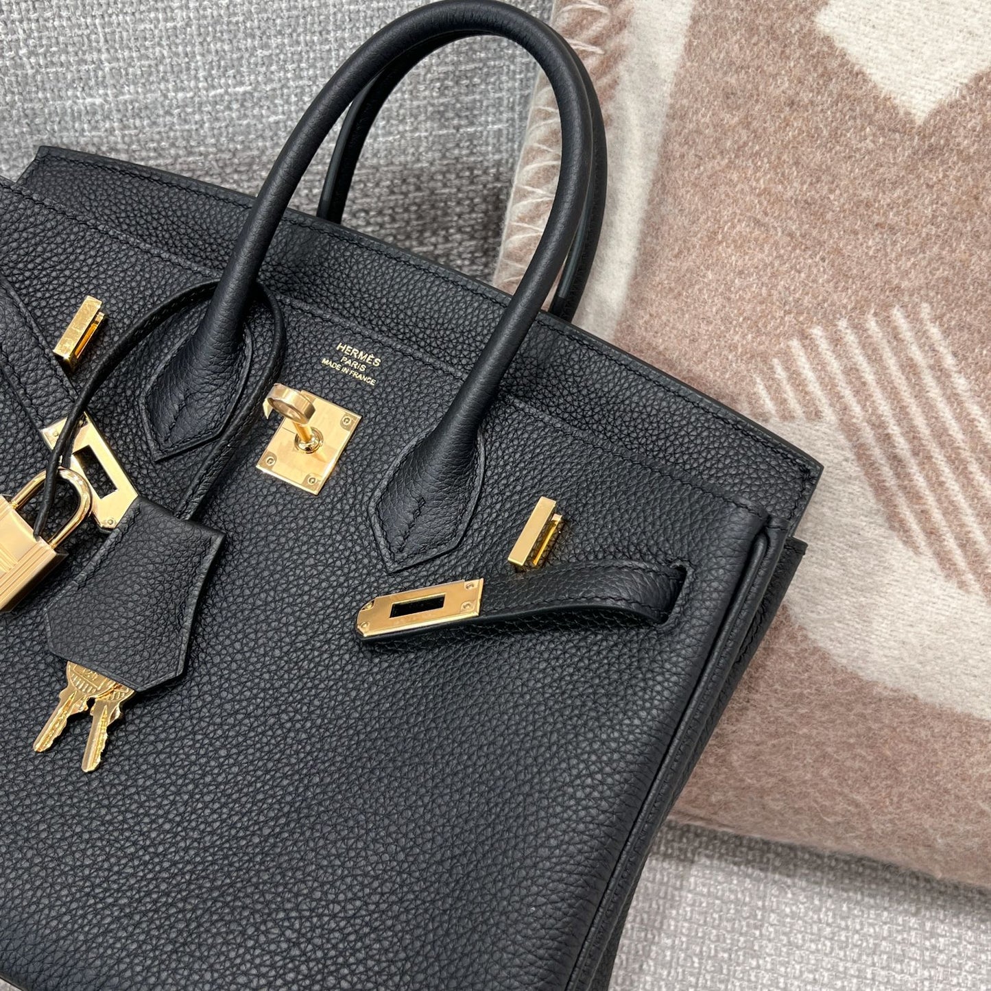 BK 25 Noir Color Gold Hardware