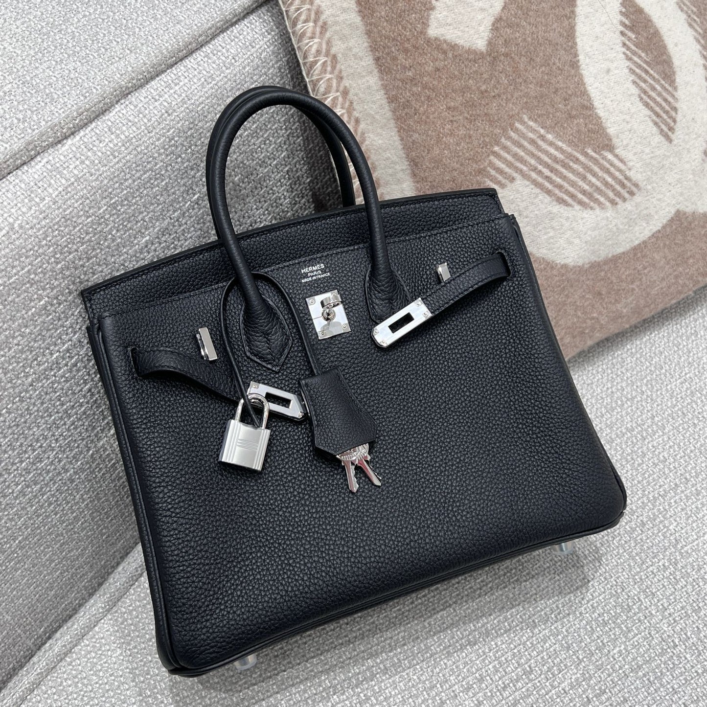 BK 25 Noir Color Silver Hardware
