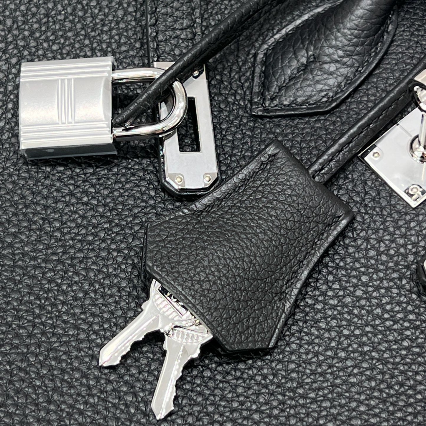 BK 25 Noir Color Silver Hardware