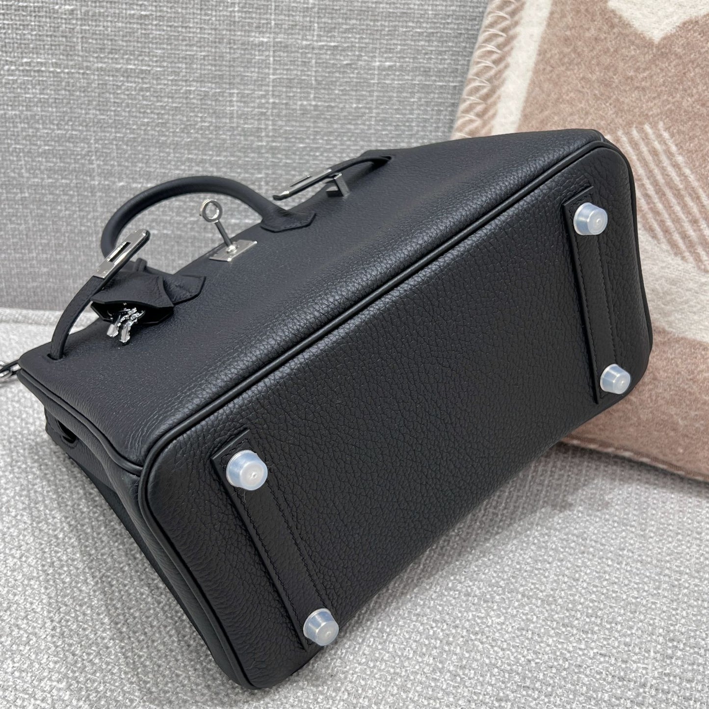 BK 25 Noir Color Silver Hardware