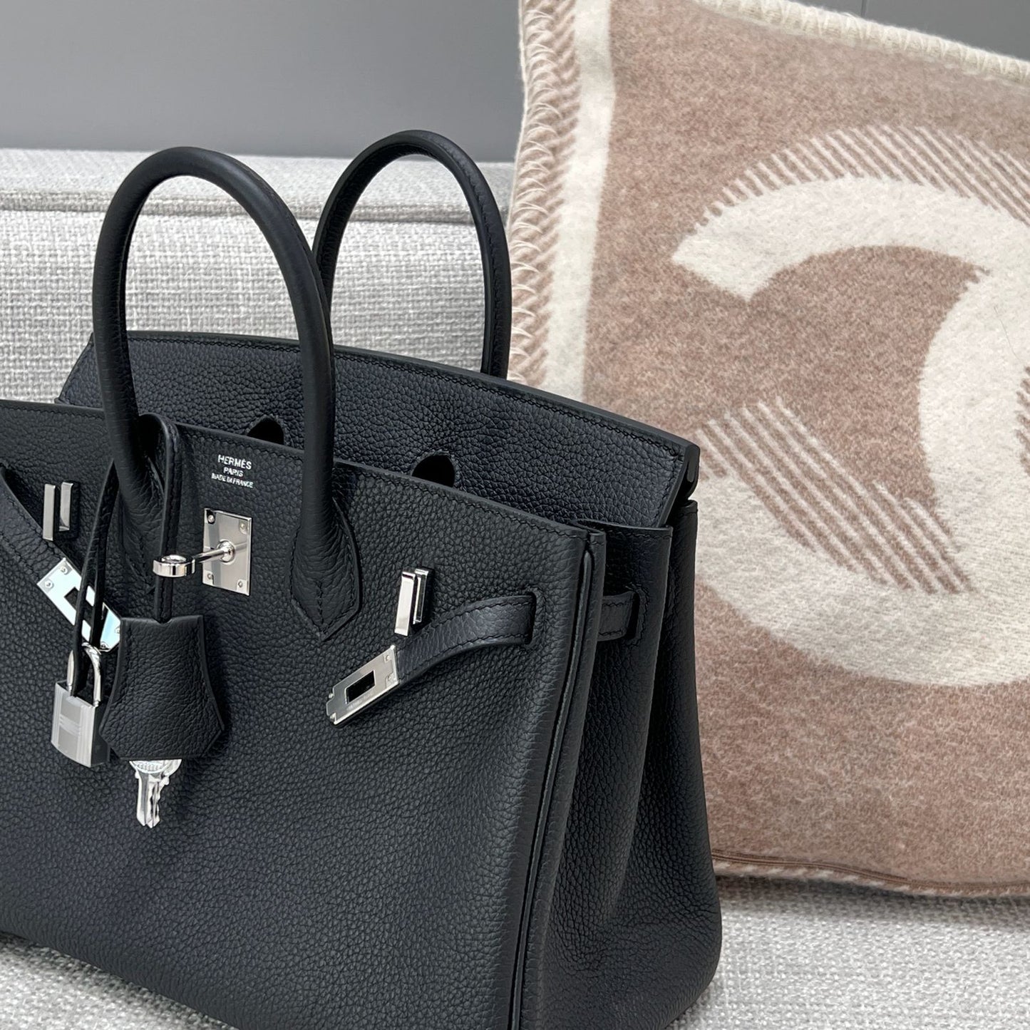 BK 25 Noir Color Silver Hardware