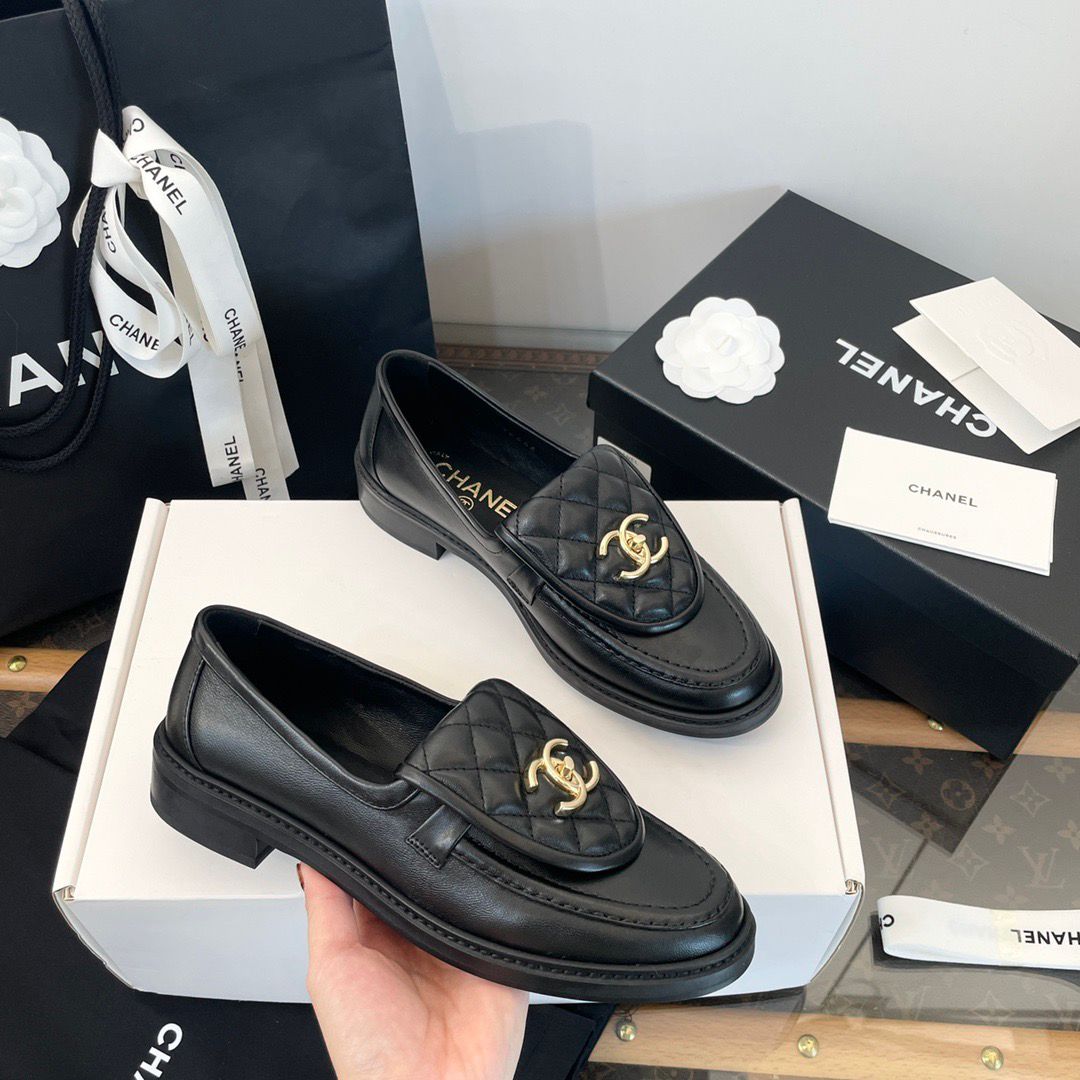 Ch Turnlock loafers