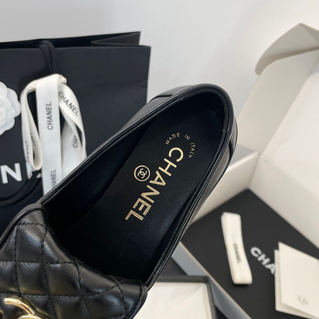 Ch Turnlock loafers