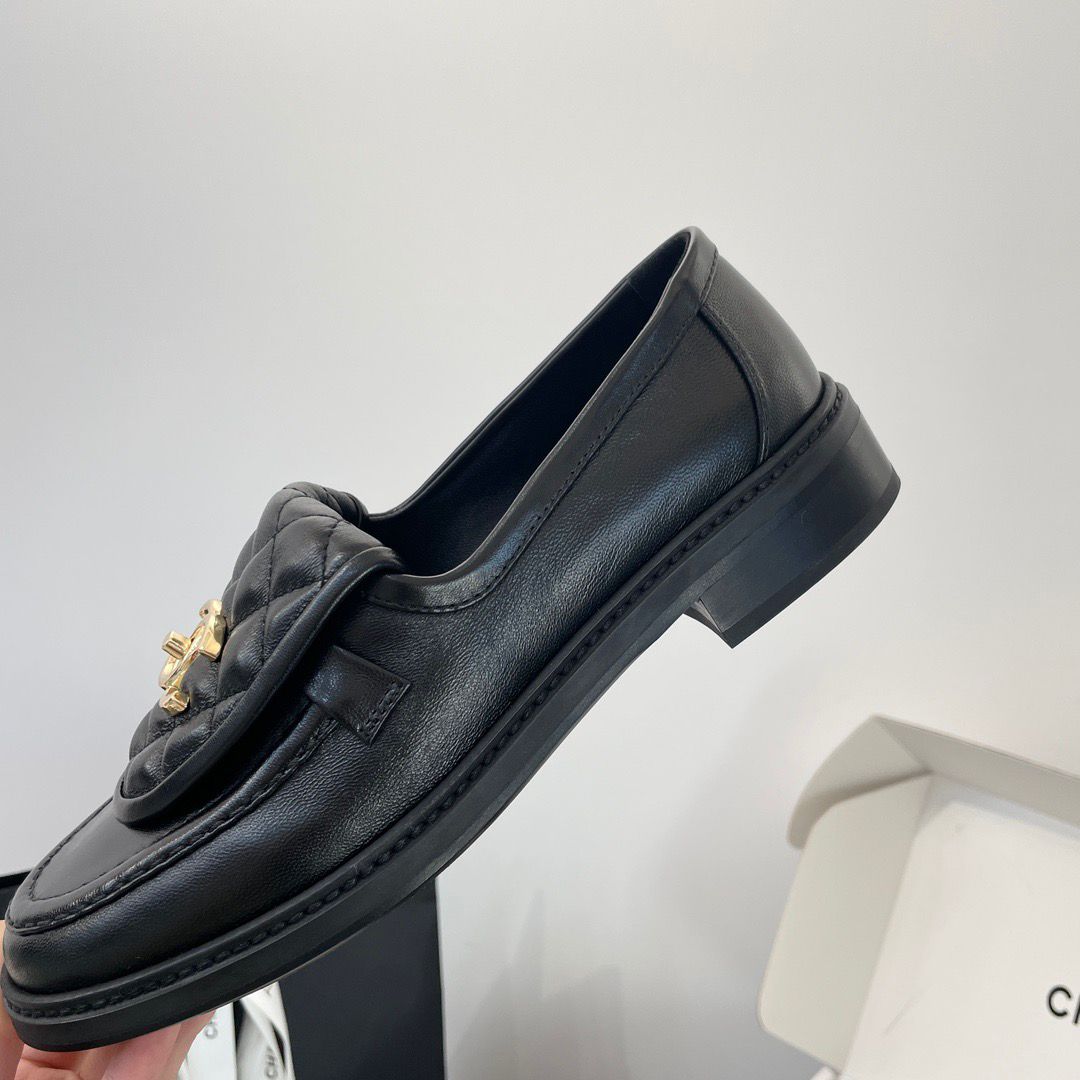 Ch Turnlock loafers