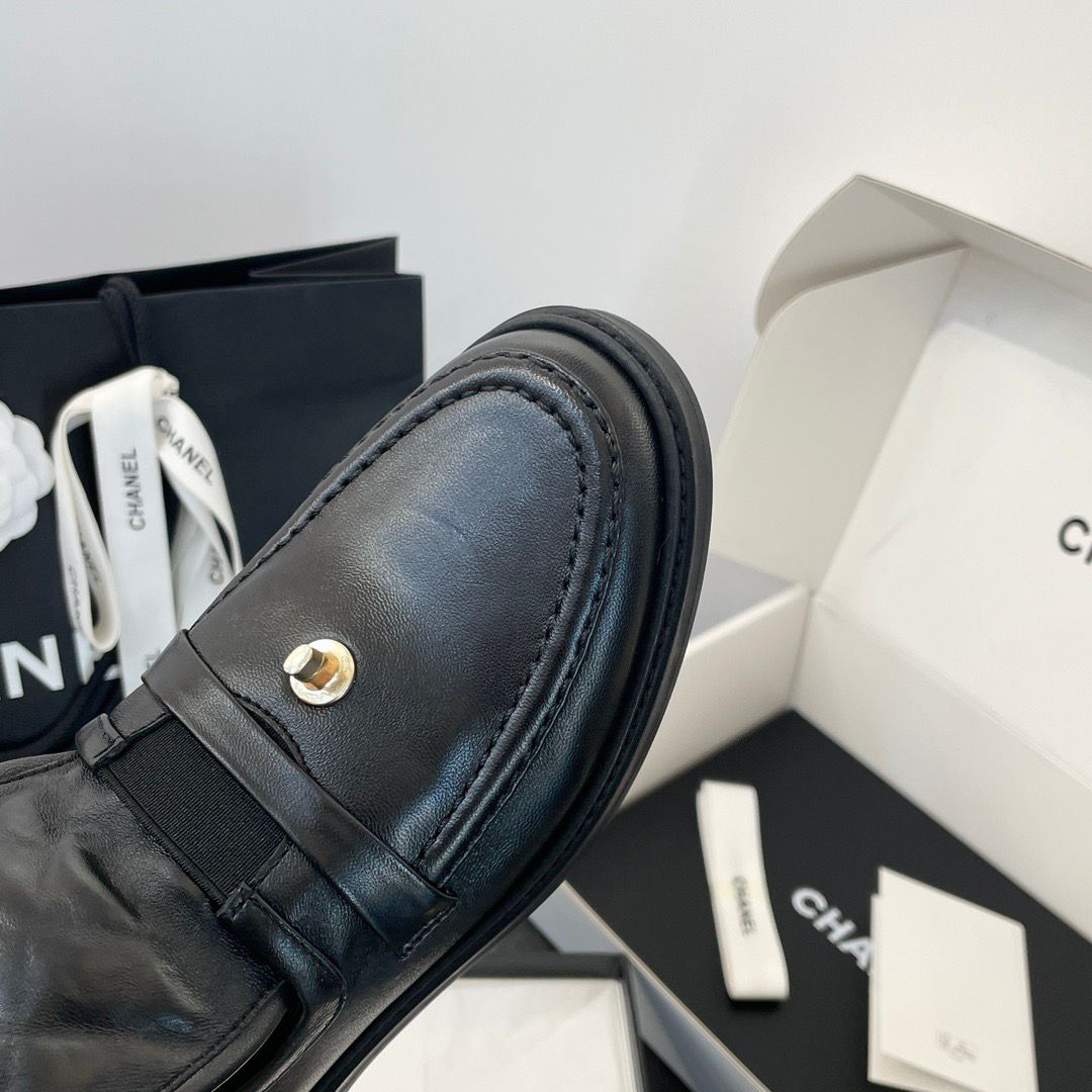 Ch Turnlock loafers