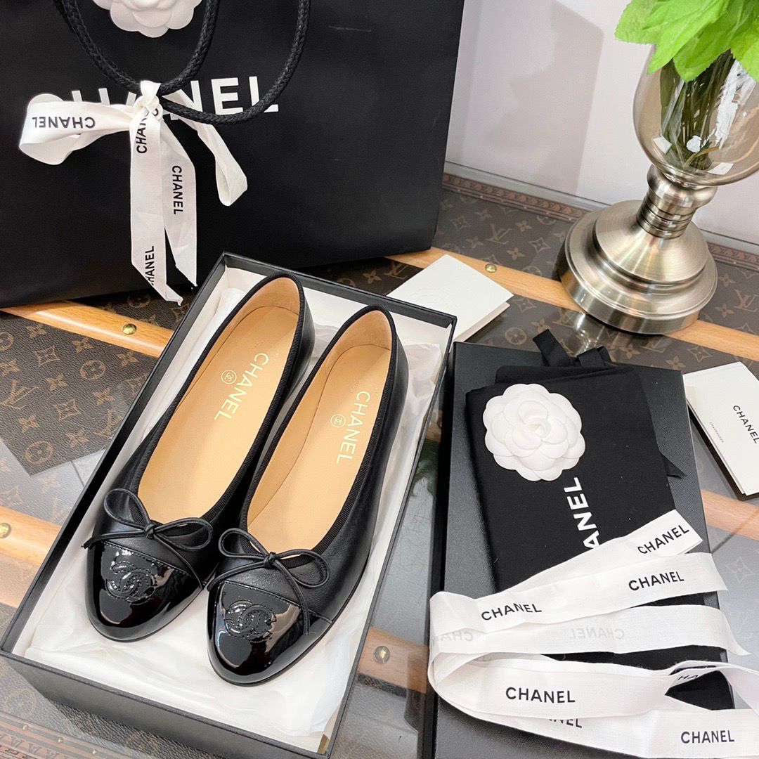 Ch ballerina shiny black
