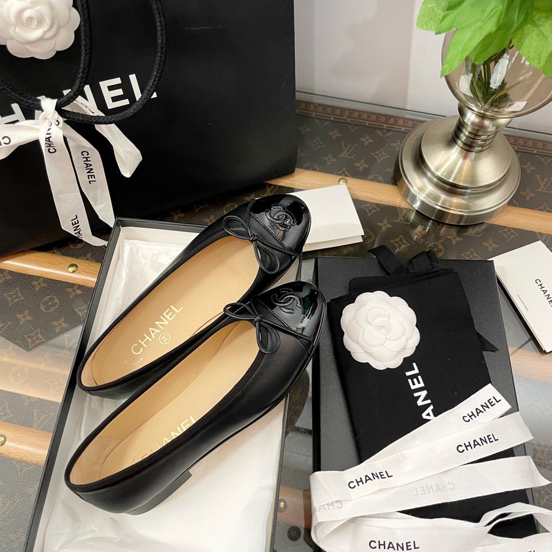 Ch ballerina shiny black