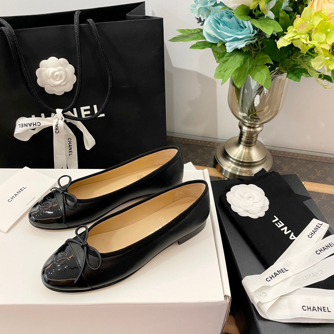 Ch ballerina shiny black