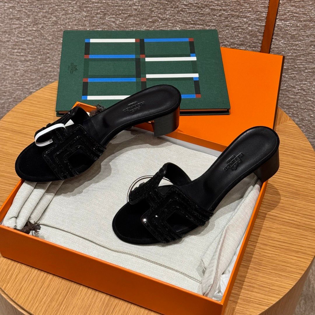 Oasis Sandal