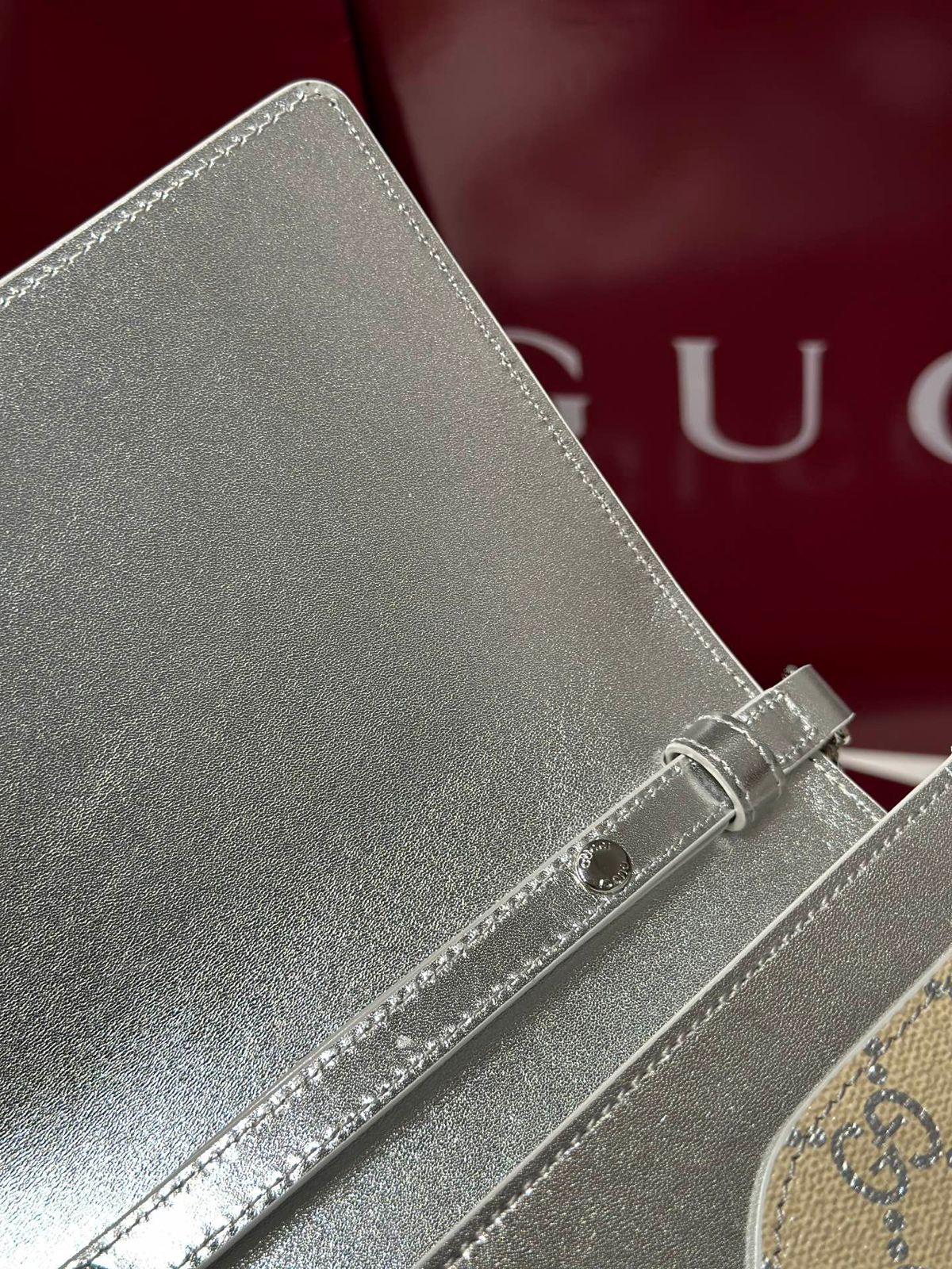 GG Emblem Chain Wallet