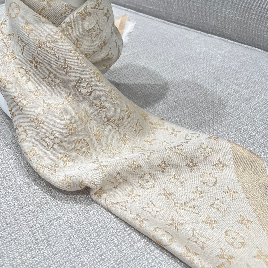 Shall scarf 140 x 140