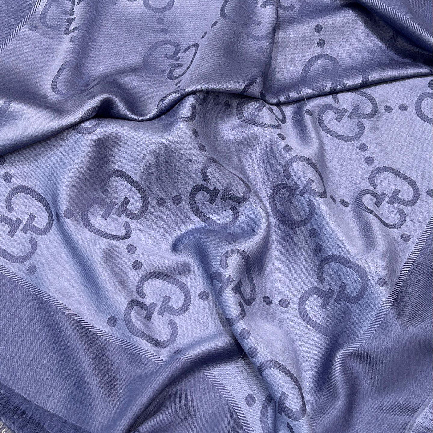 Shall scarf 140 x 140