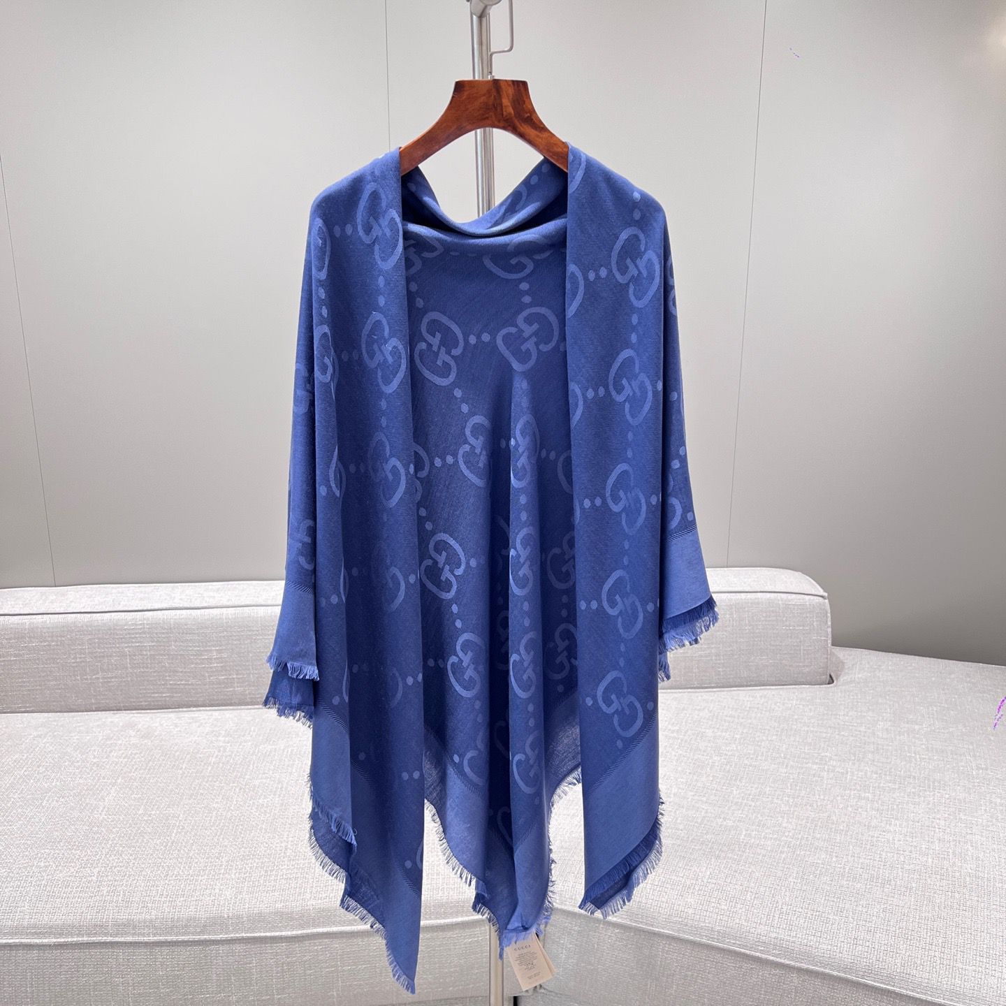 Shall scarf 140 x 140