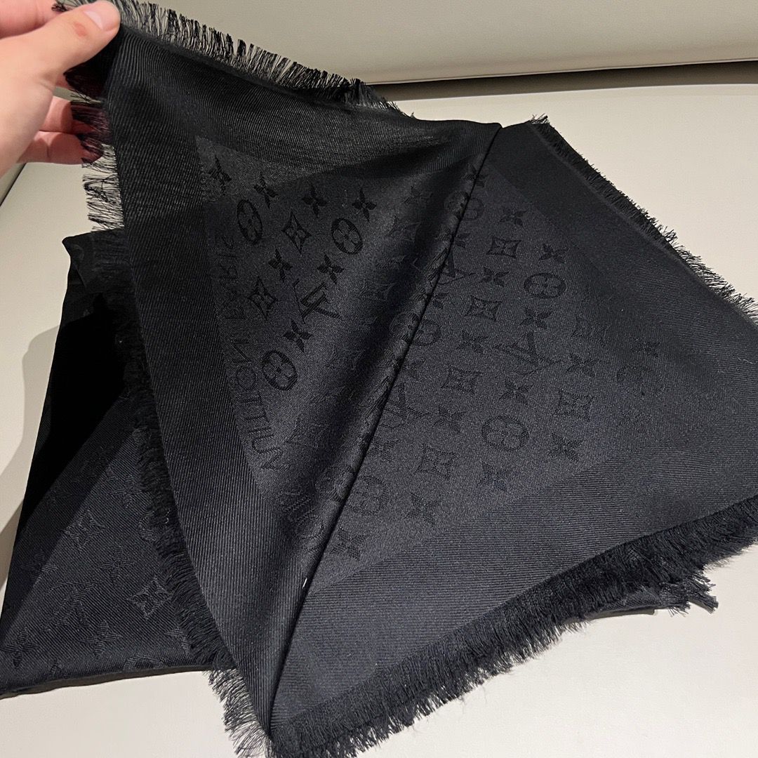 Shall scarf 140 x 140