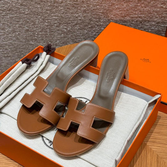 OASIS SANDAL