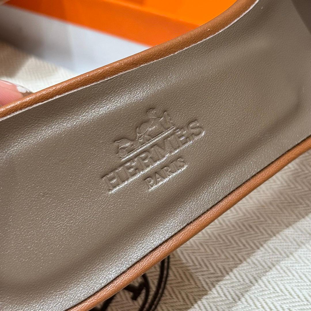 OASIS SANDAL