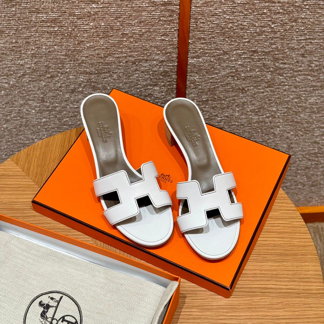 OASIS SANDAL