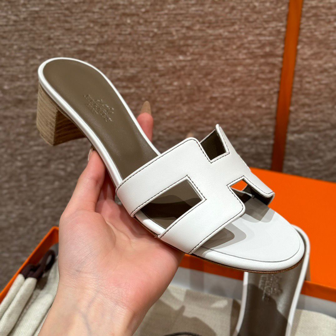 OASIS SANDAL
