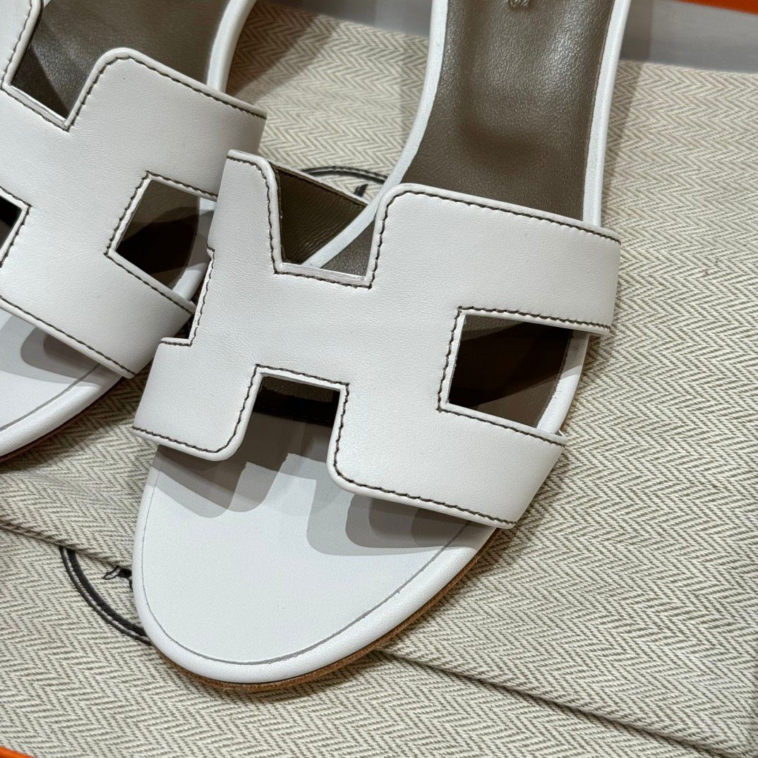 OASIS SANDAL