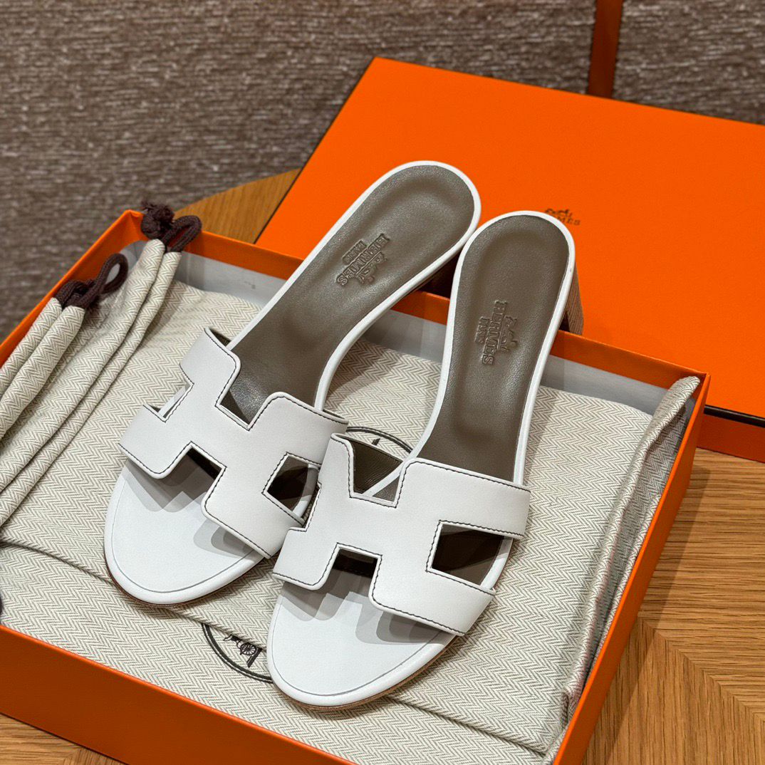 OASIS SANDAL