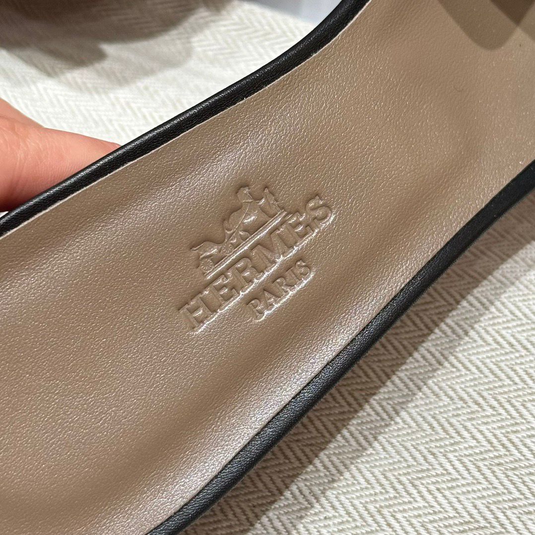 OASIS SANDAL