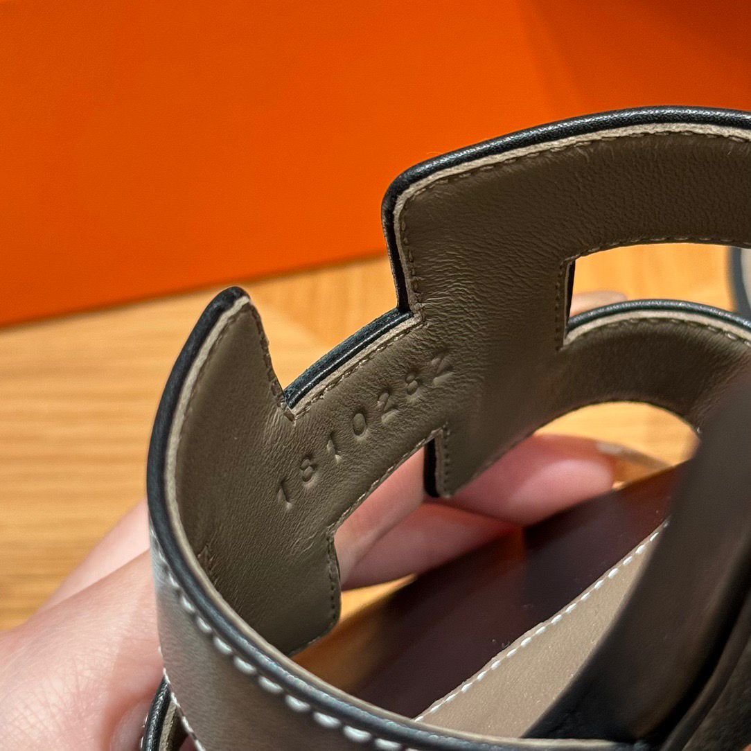OASIS SANDAL