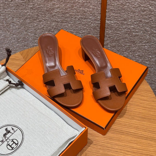 OASIS SANDAL