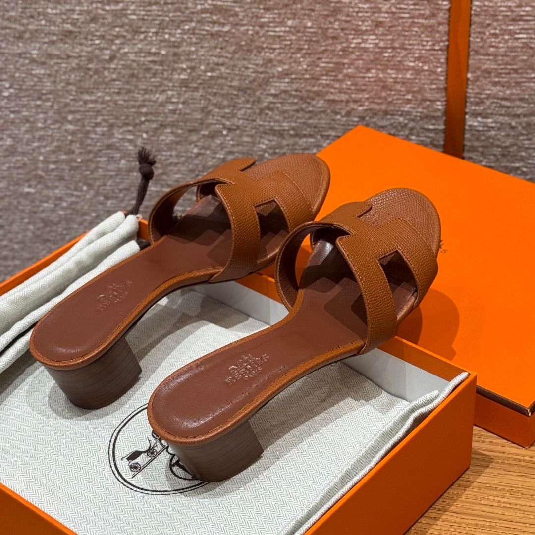 OASIS SANDAL