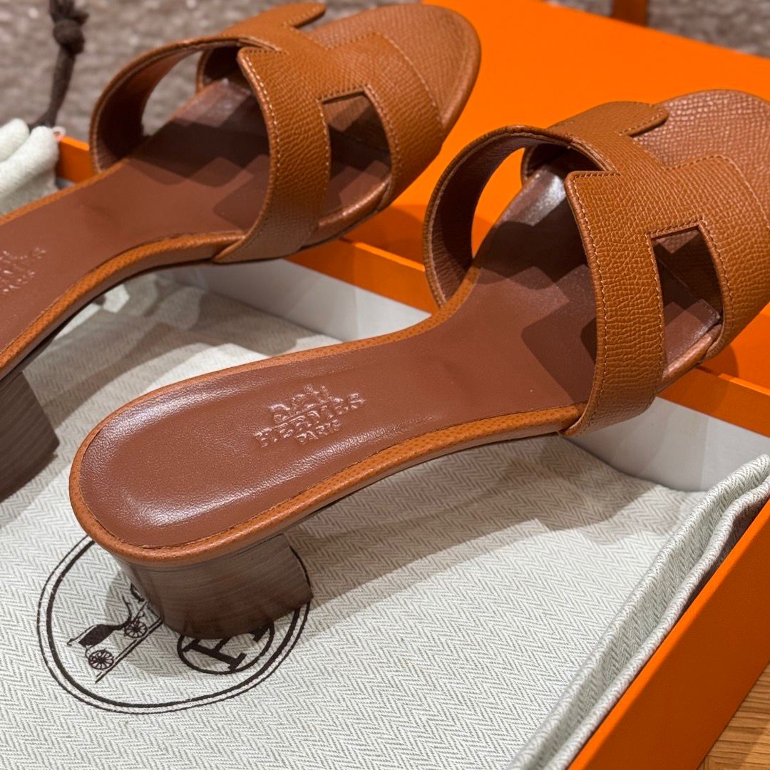 OASIS SANDAL