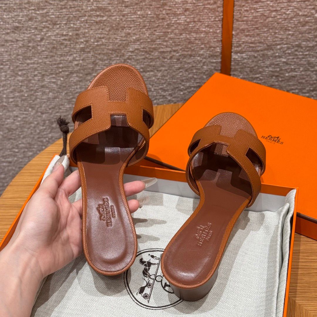 OASIS SANDAL