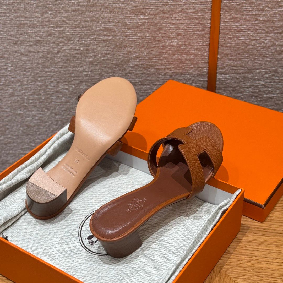OASIS SANDAL