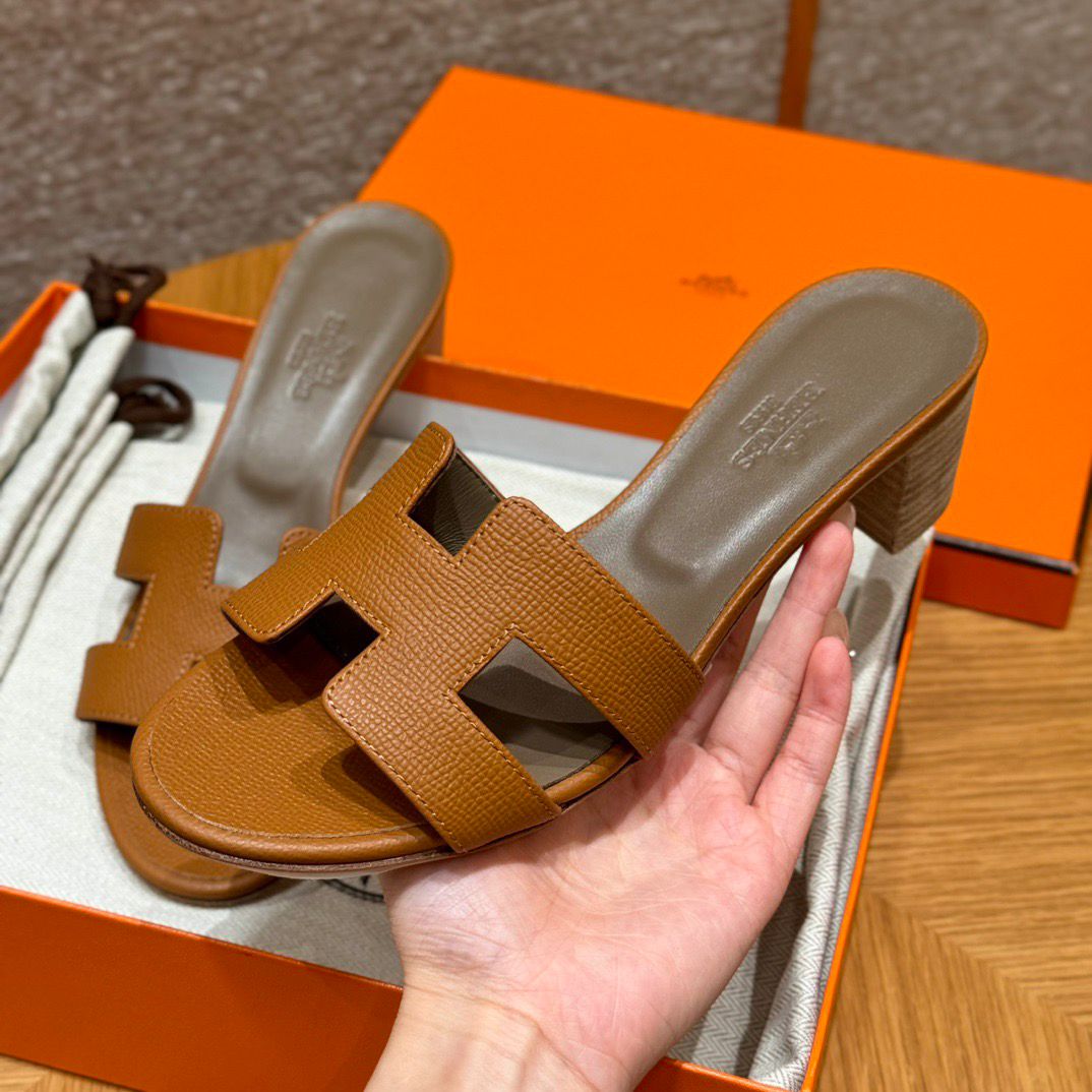 OASIS SANDAL
