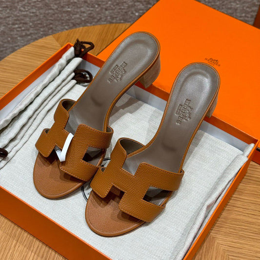 OASIS SANDAL