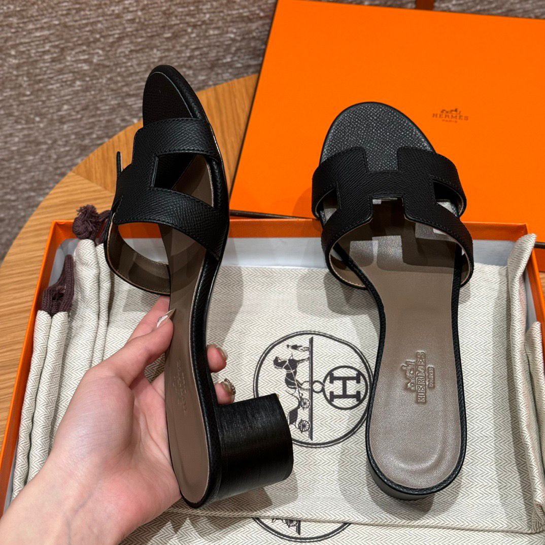 OASIS SANDAL