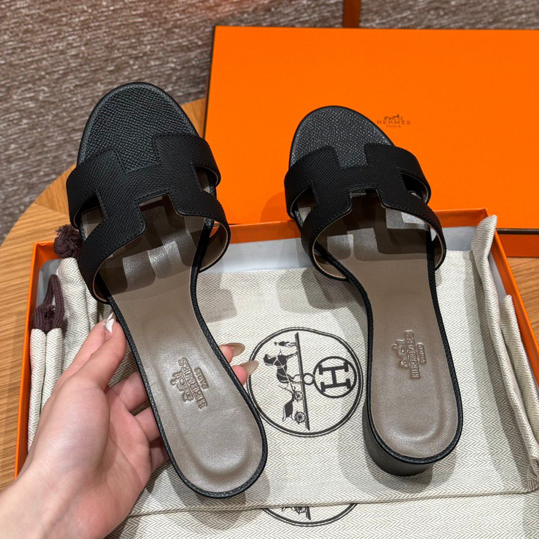 OASIS SANDAL