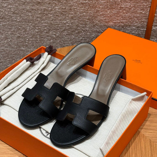 OASIS SANDAL