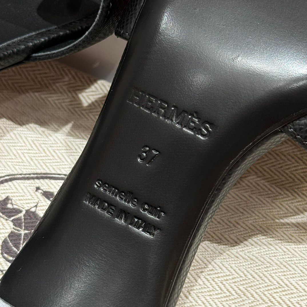 OASIS SANDAL