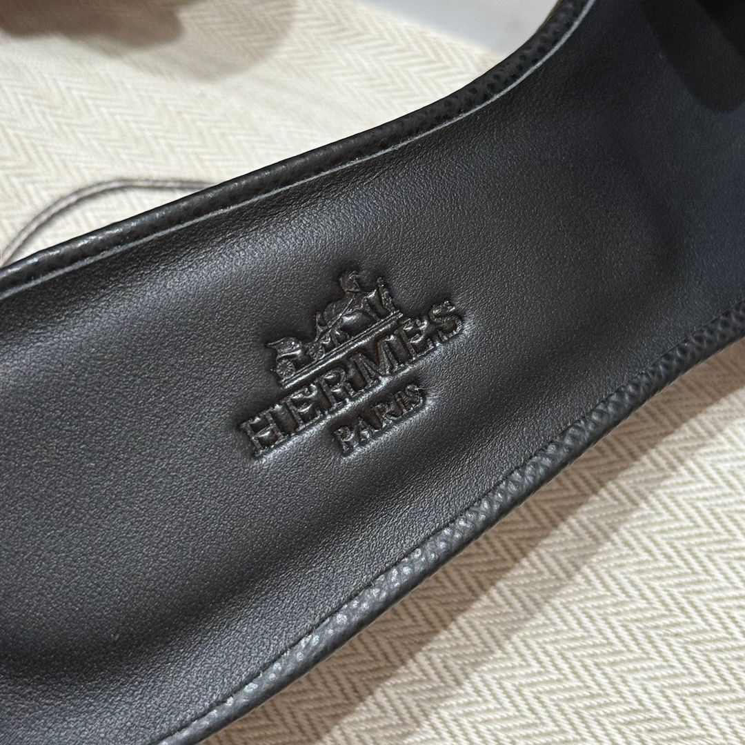 OASIS SANDAL