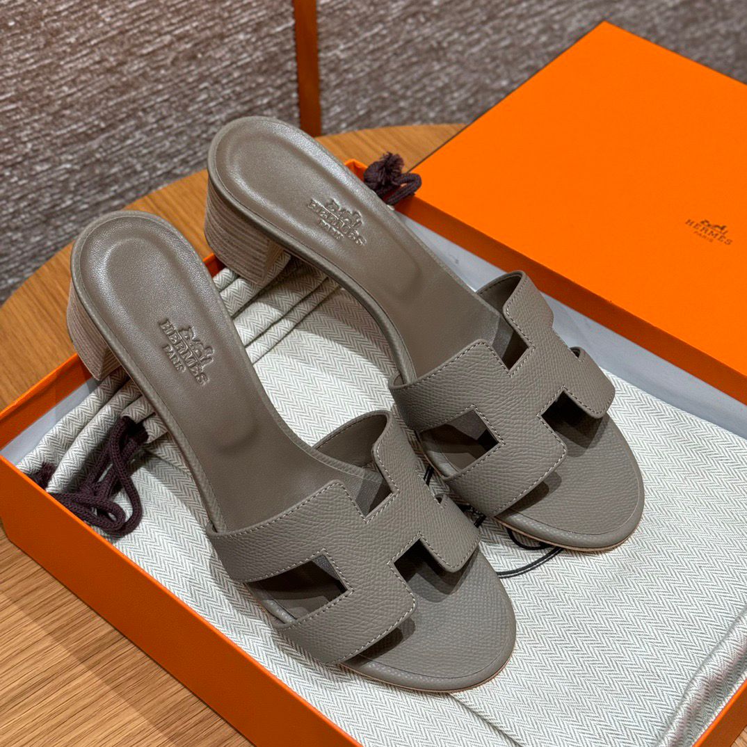 OASIS SANDAL