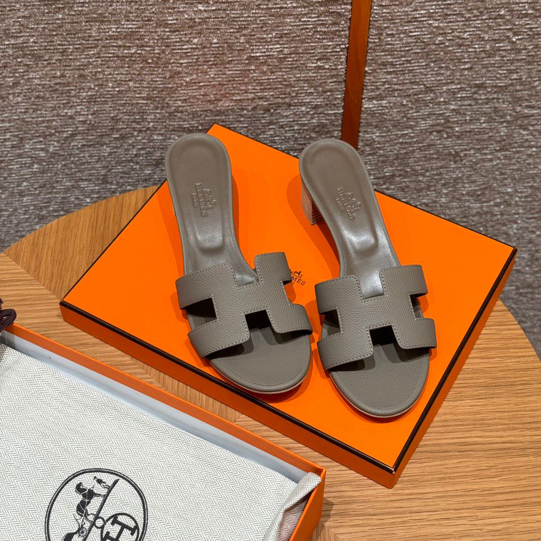 OASIS SANDAL
